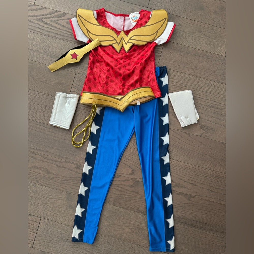NWOT Wonder Woman costume for girls